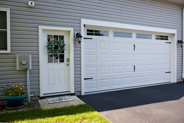 24/7 Emergency Garage Door Panel Replacement experts in Oxford, MS